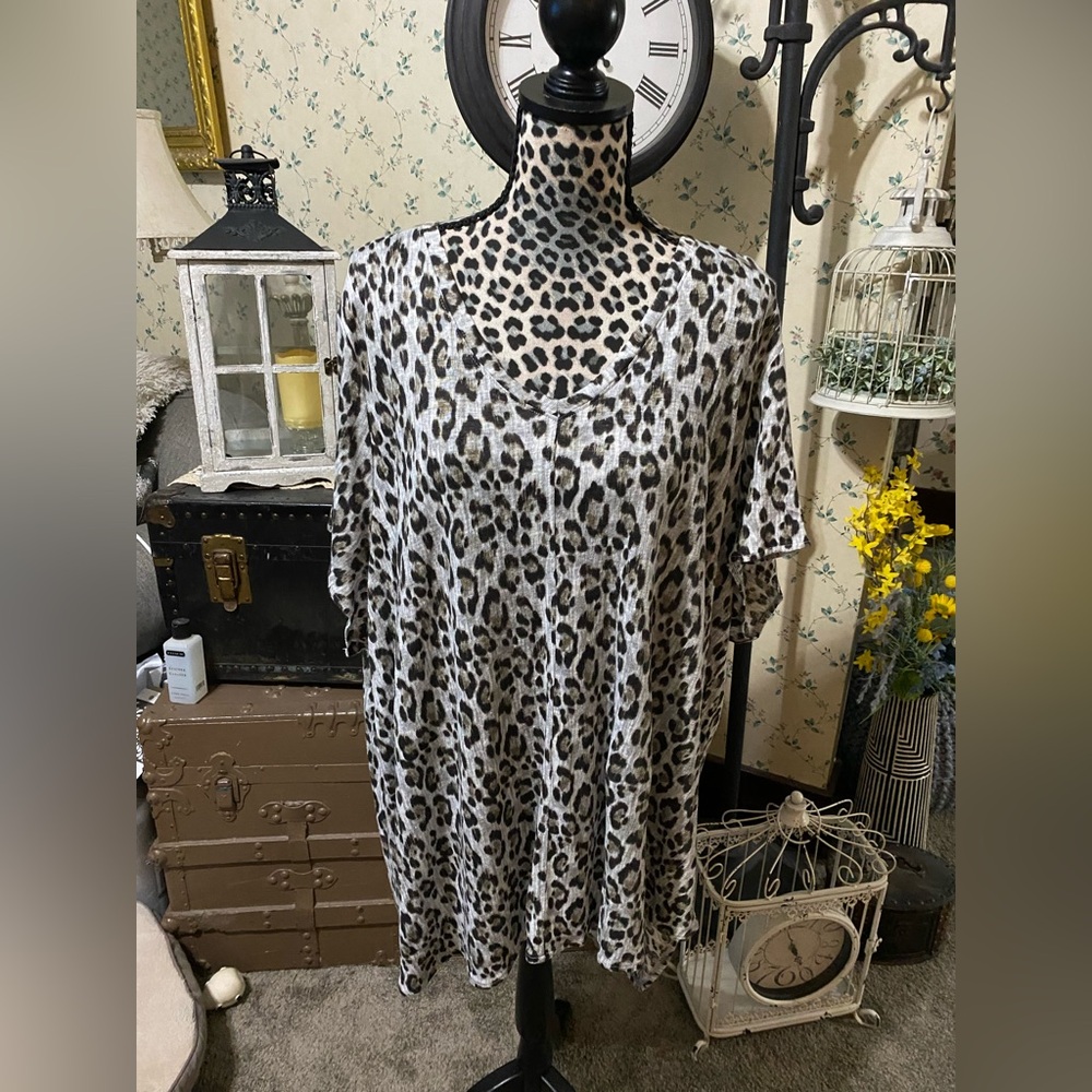 Women’s Plus Size Grey Leopard Print T-Shirt Christian Siriano 3x